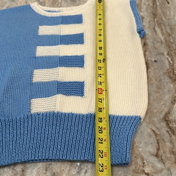 Hand Knit Top - Picture 4 of 5